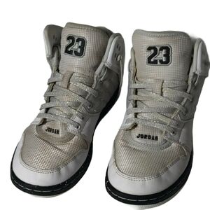 Retro Nike Youth 5 US size Air Jordan's